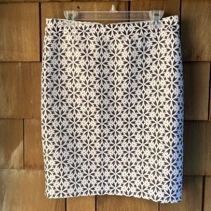 Lord & Taylor Vintage Size 6 Pencil Knee Length Jacquard Skirt White & Black